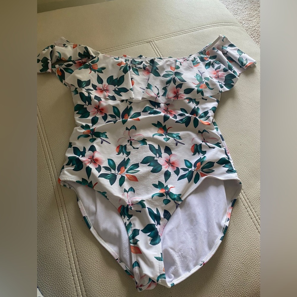 One piece swim suit